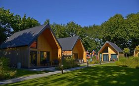 Osrodek Wypoczynkowy Zapach Drewna Resort & Lake